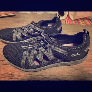 SKETCHERS RELAXED FIT: REGGAE FEST - Size 7 Black